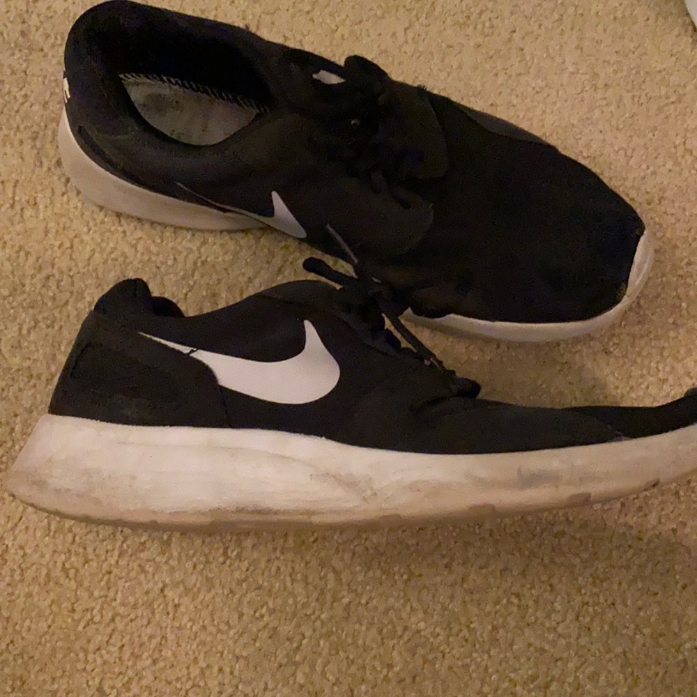 Women’s Nike sneakers size 11